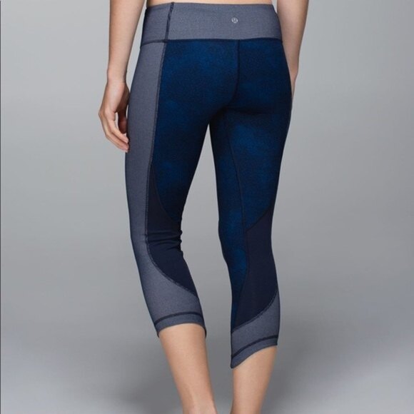 Lululemon Wunder Under Crop*Sashiko Inkwell 22” inseam Size 4 - Picture 12 of 12